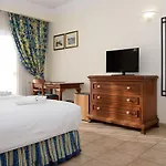 Oriana Hotel 3*